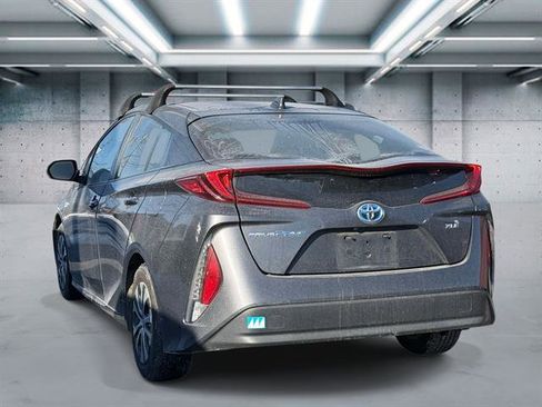 Used 2021 Toyota Prius Prime XLE image 4