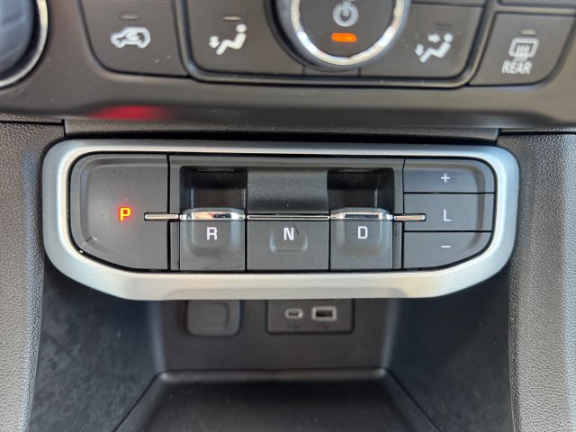 Used 2023 GMC Acadia SLT w/ Preferred Package AWD/4WD image 17