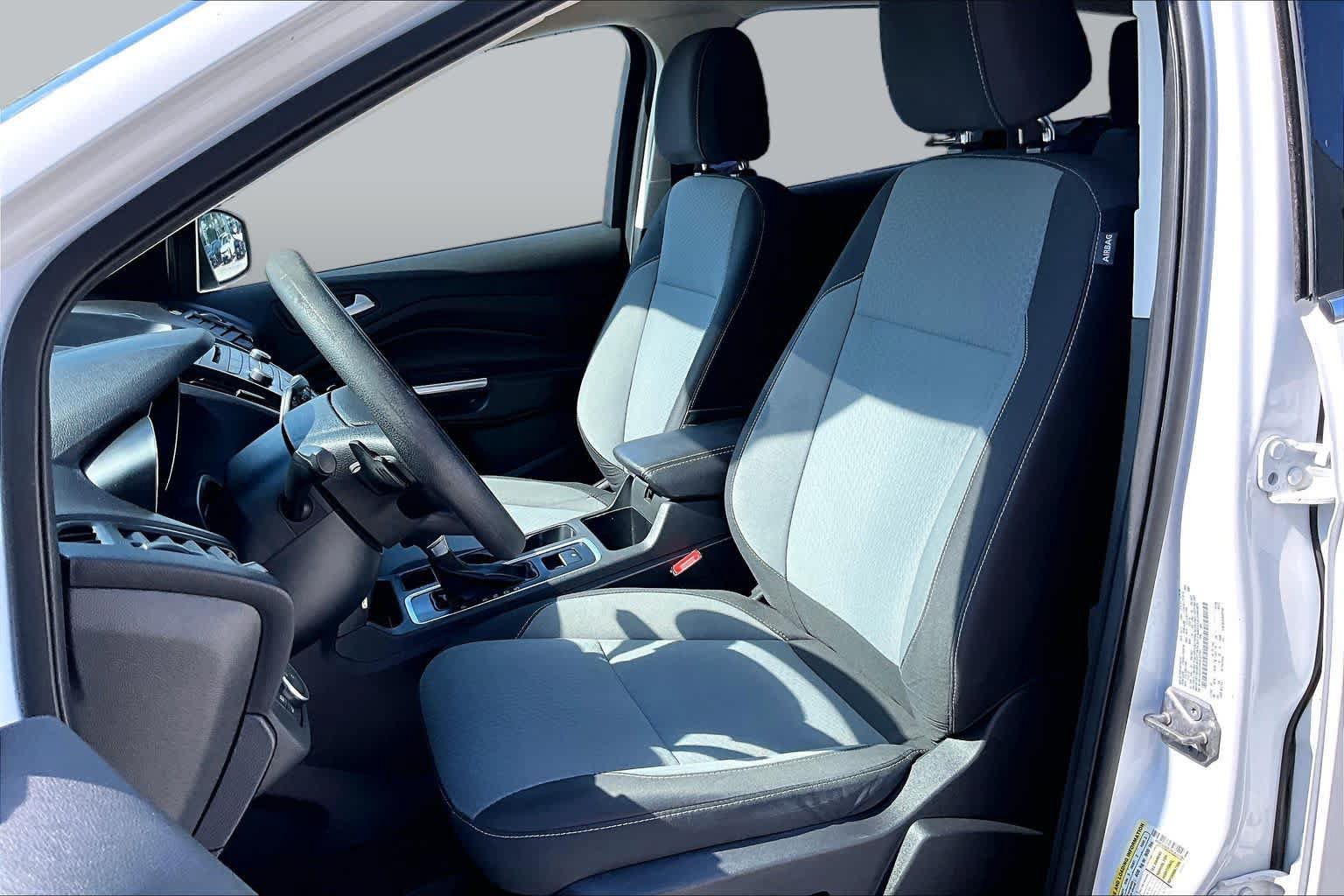 Used 2017 Ford Escape SE FWD image 8