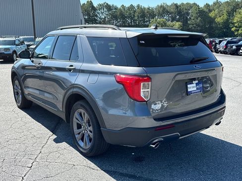 Used 2024 Ford Explorer XLT w/ Equipment Group 202A AWD/4WD image 5