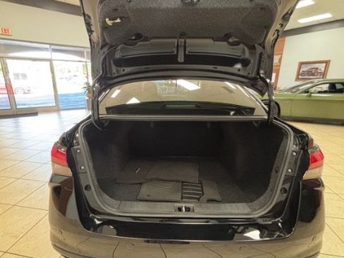 Used 2025 Nissan Versa S w/ Trunk Package FWD image 8