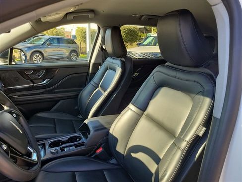 Certified 2022 Lincoln Corsair FWD image 9