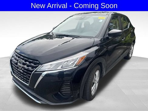 Used 2023 Nissan Kicks S FWD image 1