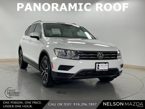 Used 2021 Volkswagen Tiguan SE w/ Panoramic Sunroof Package image 4