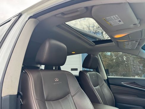 Used 2013 INFINITI JX35 AWD w/ Premium Pkg image 39