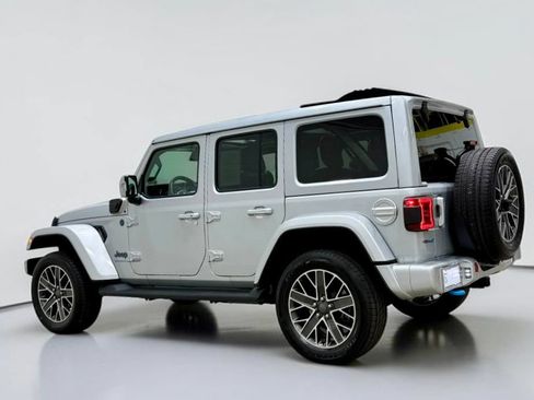 Used 2023 Jeep Wrangler Unlimited Sahara AWD/4WD image 19