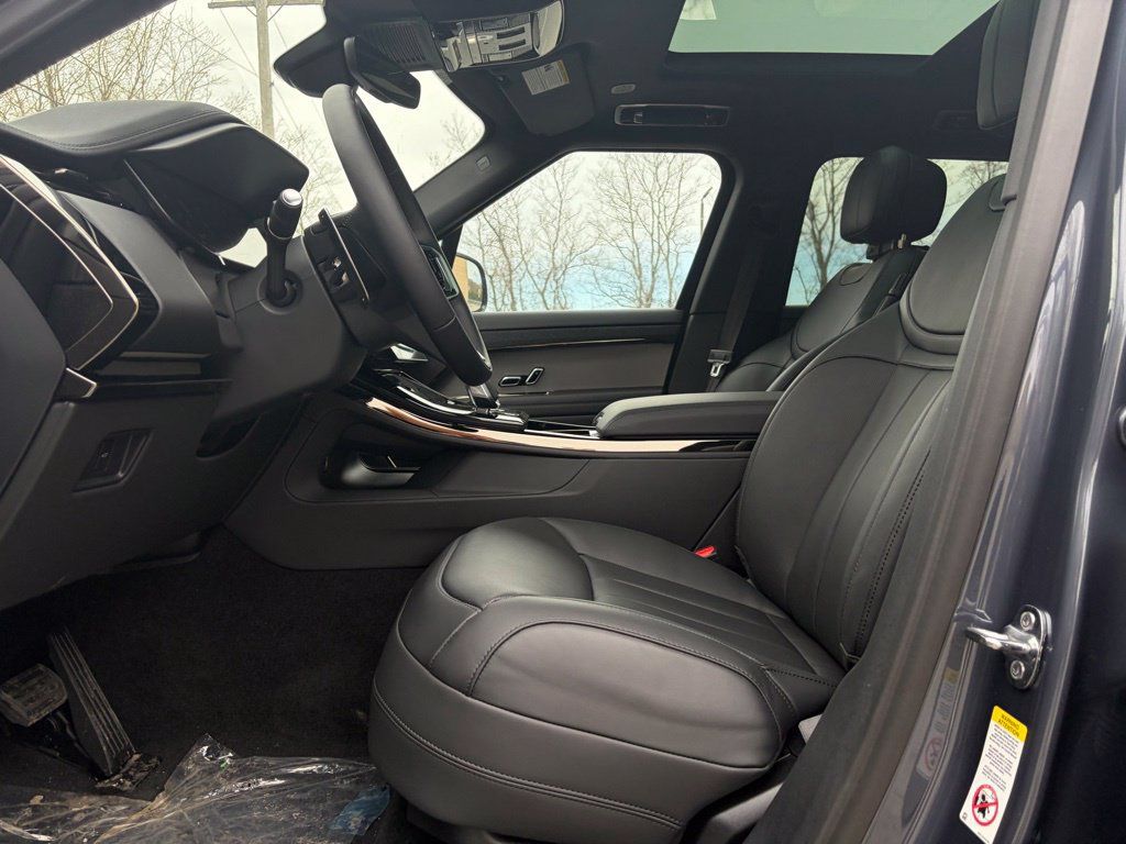New 2026 Land Rover Range Rover Sport SE AWD/4WD image 11