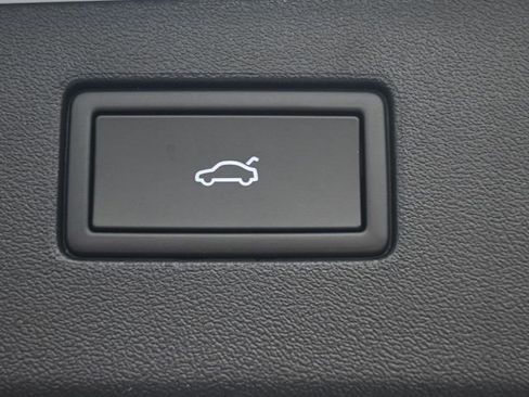 New 2026 Volkswagen Tiguan SE R-Line image 16