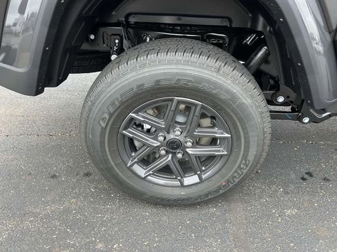 New 2025 Jeep Gladiator Sport image 11