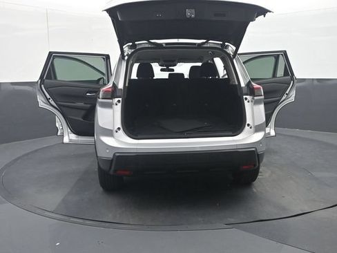 Used 2025 Nissan Rogue SV AWD/4WD image 38