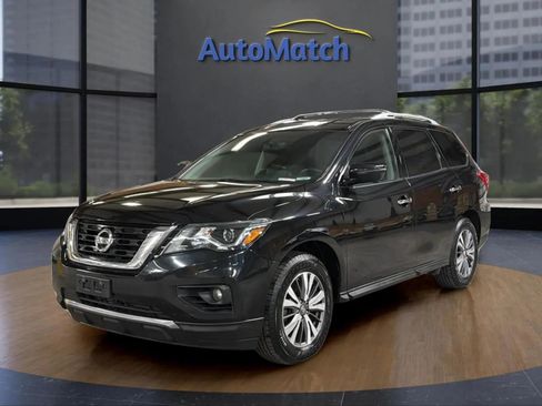 Used 2017 Nissan Pathfinder SL image 4