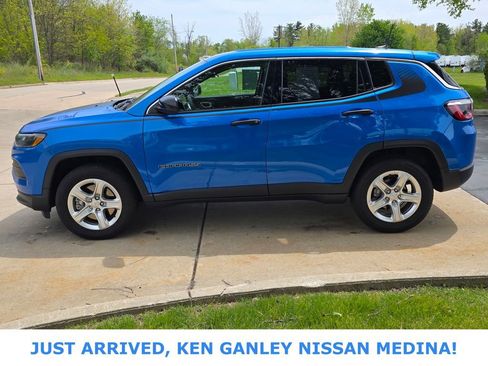 Used 2023 Jeep Compass Sport w/ Mopar Graphics Package AWD/4WD image 6