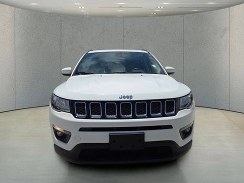 Used 2019 Jeep Compass Latitude w/ Cold Weather Group FWD image 12