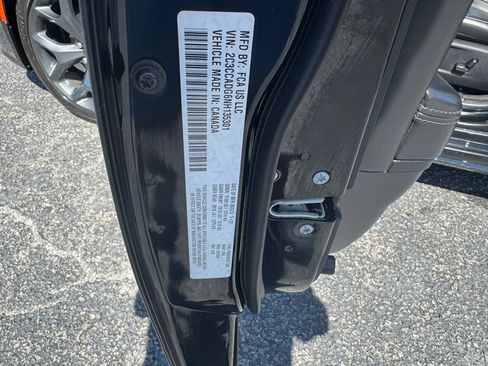 Used 2022 Chrysler 300 Touring L w/ Comfort Group image 19