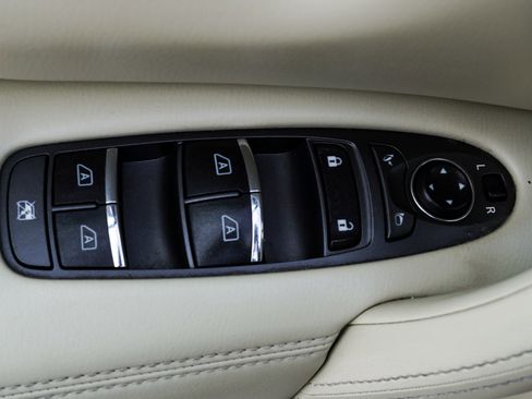 Used 2017 INFINITI QX80 4WD w/ Deluxe Technology Package image 22