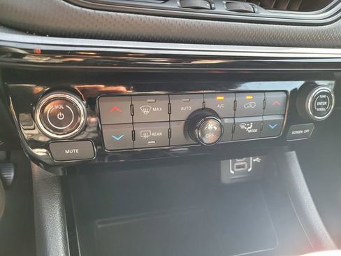 Used 2024 Jeep Compass Trailhawk image 20