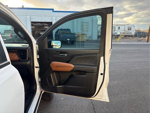 Used 2023 GMC Canyon AT4 w/ AT4 Premium Package image 30