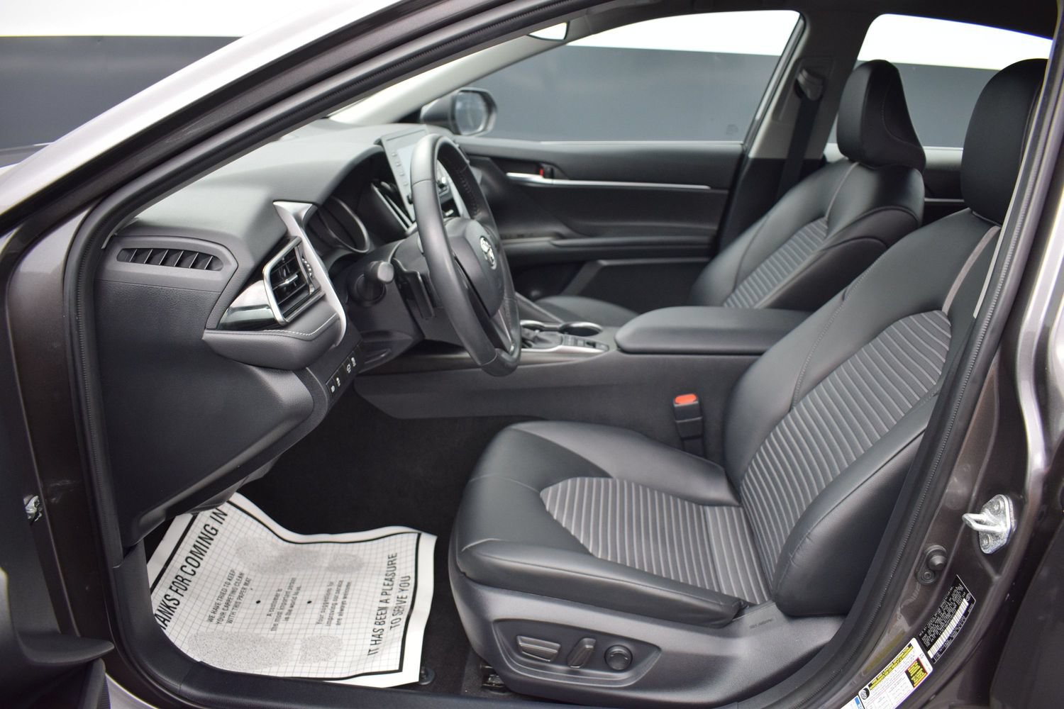 Used 2023 Toyota Camry SE AWD/4WD image 13