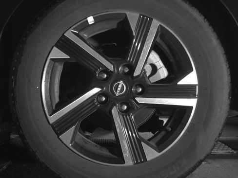 Used 2025 Nissan Sentra SV FWD image 14