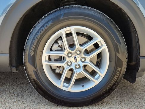 New 2026 Ford Explorer Active RWD image 2