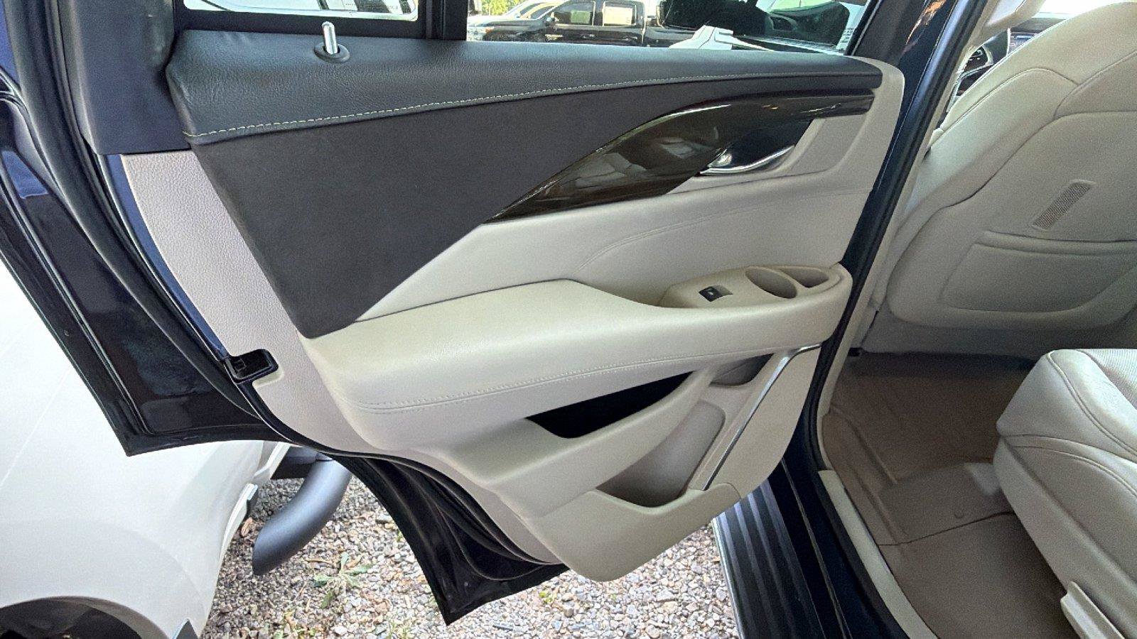 Used 2020 Cadillac Escalade Luxury RWD image 22