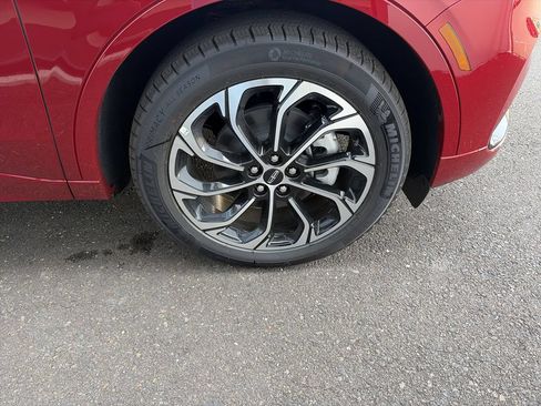 New 2026 Lincoln Nautilus Reserve AWD/4WD image 13