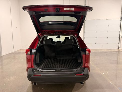 Used 2023 Toyota RAV4 XLE w/ Convenience Package FWD image 9