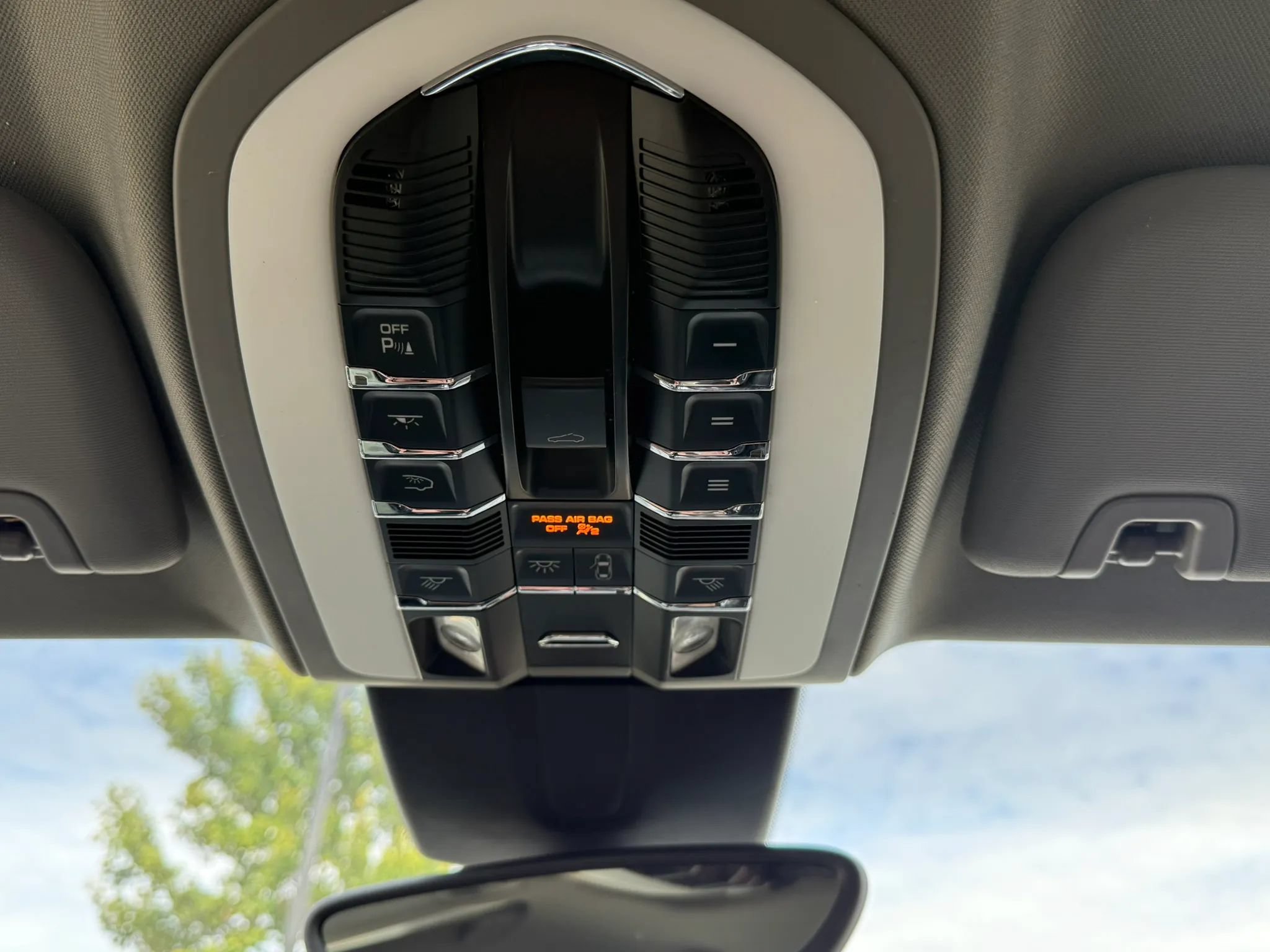 Used 2015 Porsche Panamera 4 AWD/4WD image 12