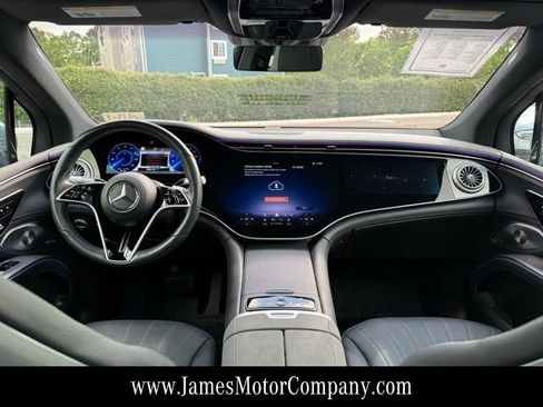 Certified 2023 Mercedes-Benz EQS 580 4MATIC SUV image 17