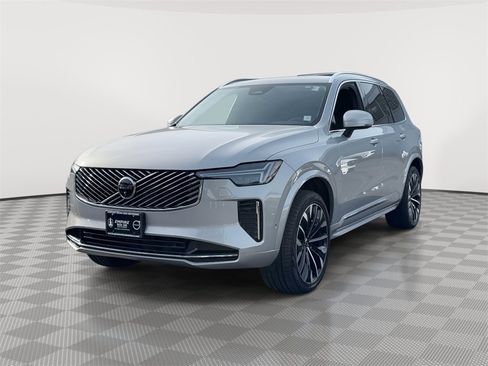 Certified 2025 Volvo XC90 B5 Plus image 2