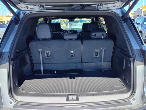 New 2026 Chevrolet Traverse Z71 w/ Enhanced Driving Package AWD/4WD image 8