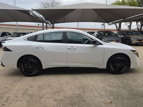 New 2026 Nissan Sentra SR FWD image 2