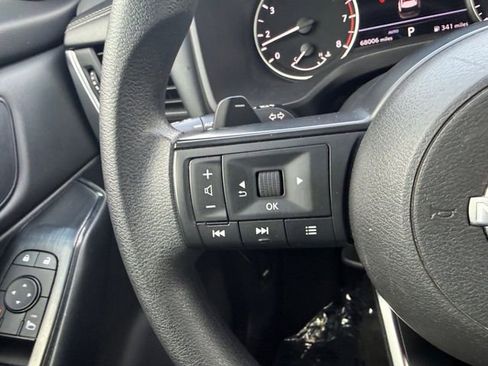 Used 2024 Nissan Rogue S AWD/4WD image 10