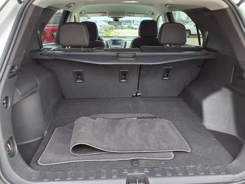 Used 2024 Chevrolet Equinox LT FWD image 9