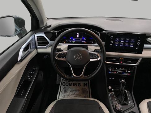 Used 2025 Volkswagen Taos SE AWD/4WD image 13