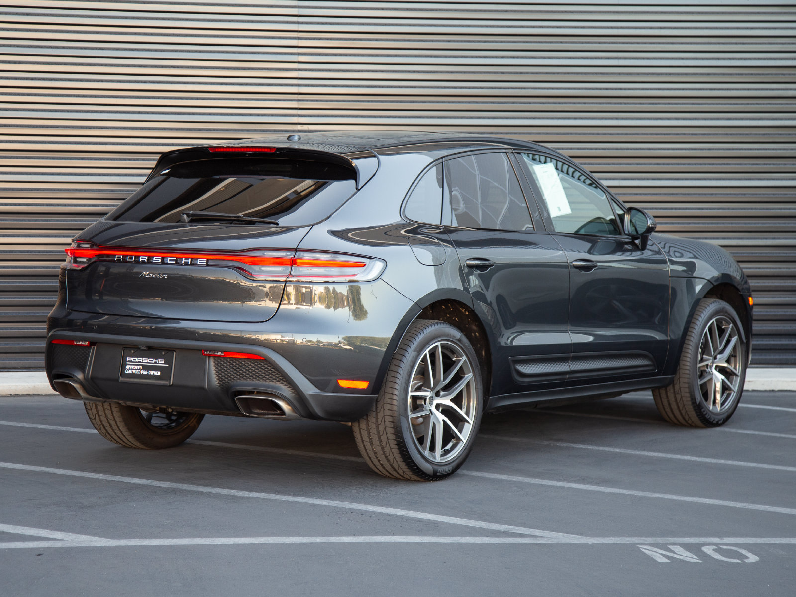 Used 2026 Porsche Macan AWD/4WD image 7
