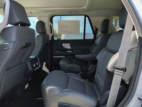 New 2025 Ford Expedition Active image 14