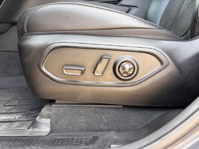 Used 2023 Jeep Grand Cherokee L Laredo AWD/4WD image 8