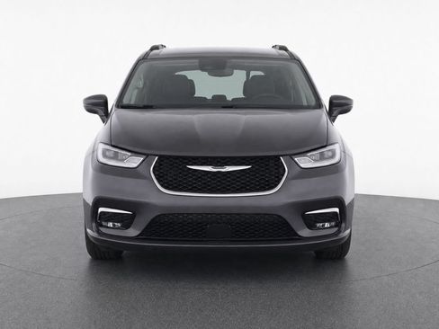 Used 2022 Chrysler Pacifica Touring-L FWD image 5