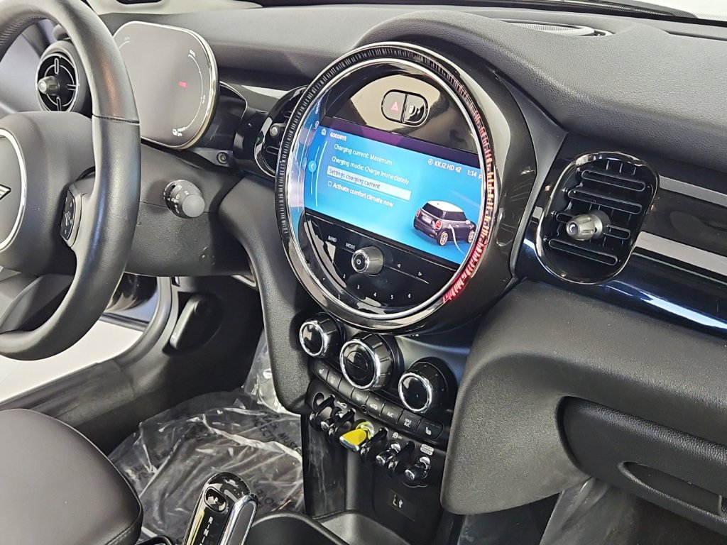 Used 2024 MINI Cooper SE FWD image 15