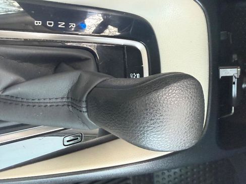 Used 2021 Toyota Corolla LE w/ Carpet Mat Package (TMS) FWD image 44