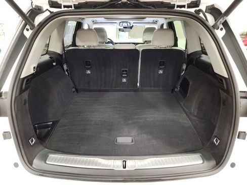 Used 2023 Jeep Grand Cherokee Overland w/ Luxury Tech Group IV image 33