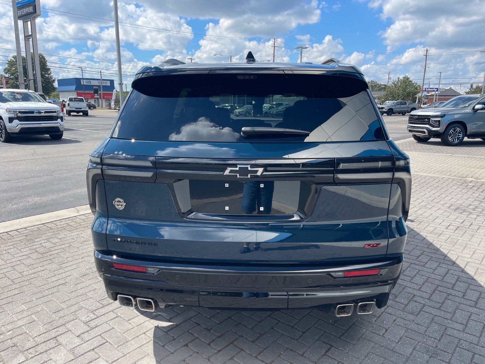 New 2027 Chevrolet Traverse RS FWD image 13
