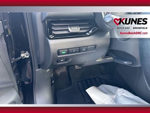 Used 2024 Nissan Sentra SV FWD image 16