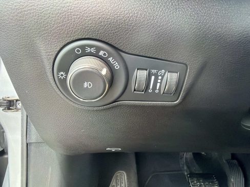 Used 2025 Jeep Compass Limited AWD/4WD image 30