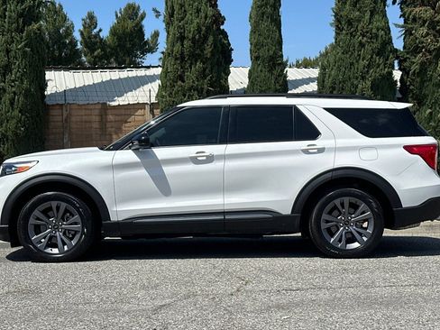 Used 2023 Ford Explorer XLT w/ Equipment Group 202A RWD image 7