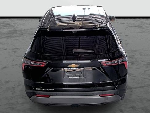 New 2026 Chevrolet Equinox LT w/ Convenience Package II AWD/4WD image 3
