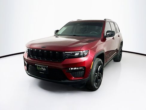 Used 2023 Jeep Grand Cherokee Limited w/ Black Appearance Package image 3