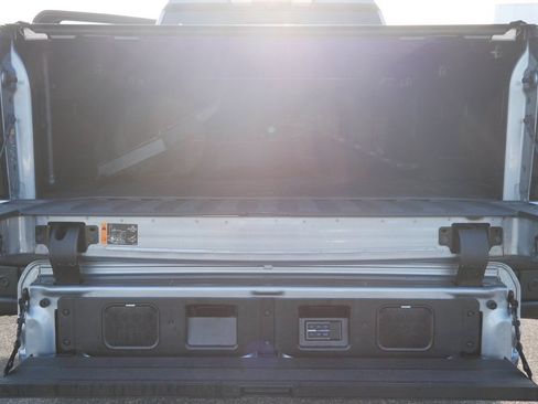 Used 2025 GMC Sierra 2500 AT4X w/ AT4X AEV Edition AWD/4WD image 12