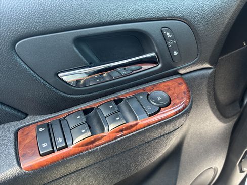 Used 2012 Chevrolet Avalanche LT RWD image 10
